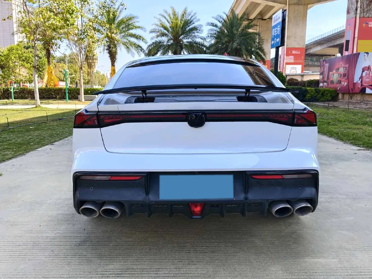 2022 ChangAn UNI-V 1.5T 188HP L4 7DCT,autocango,china used car exporter,china ev exporter,chinese used car exporter,chinese used ev exporter