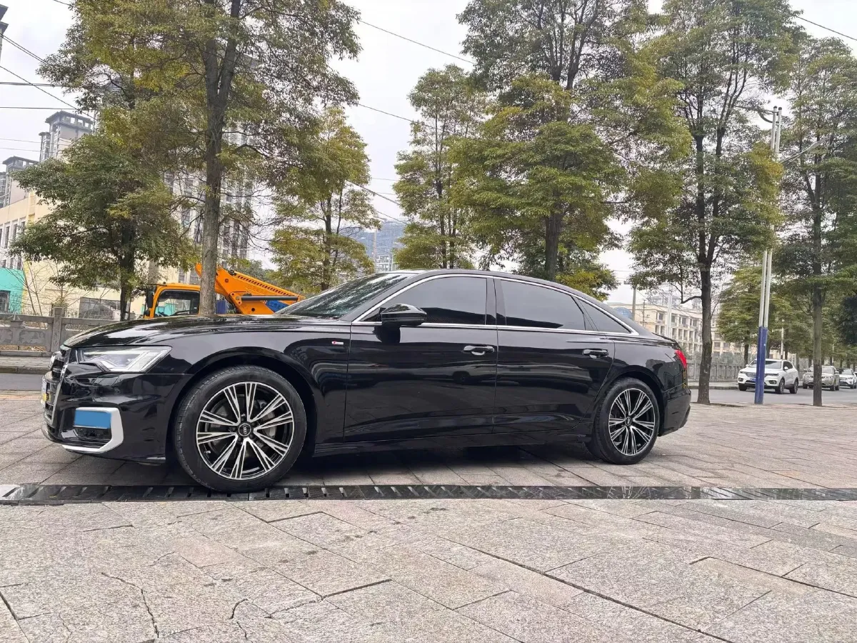 2023 Audi A6L 2.0T 245HP L4 7DCT,autocango,china used car exporter,china ev exporter,chinese used car exporter,chinese used ev exporter