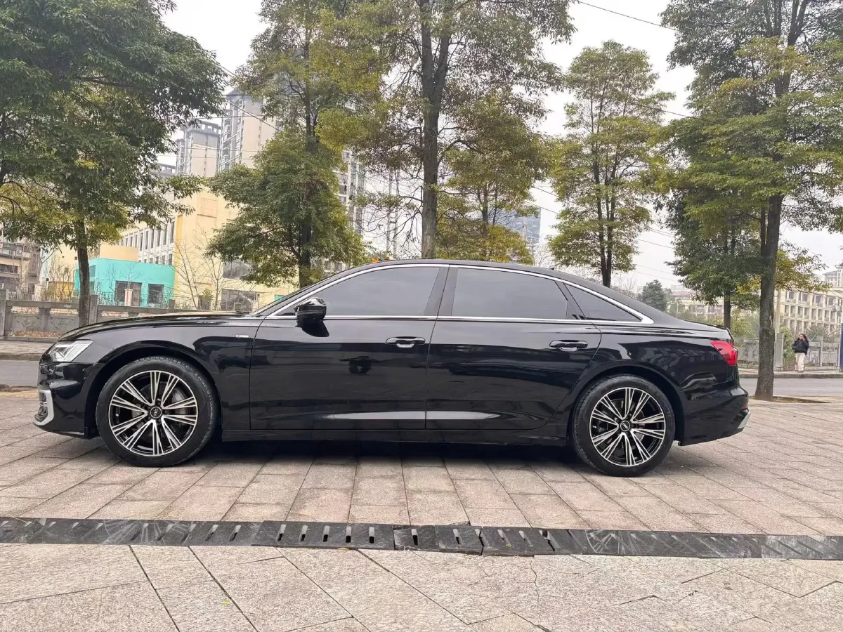 2023 Audi A6L 2.0T 245HP L4 7DCT,autocango,china used car exporter,china ev exporter,chinese used car exporter,chinese used ev exporter