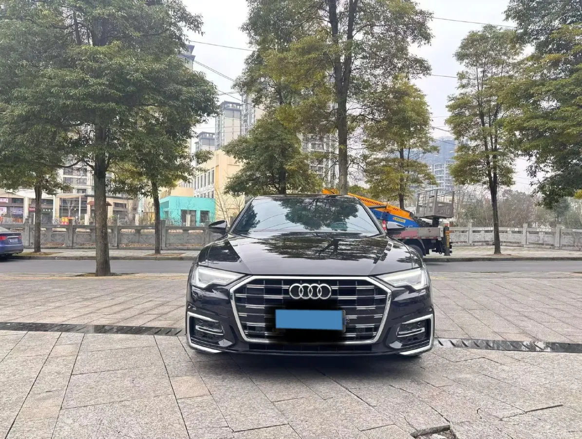 2023 Audi A6L 2.0T 245HP L4 7DCT,autocango,china used car exporter,china ev exporter,chinese used car exporter,chinese used ev exporter