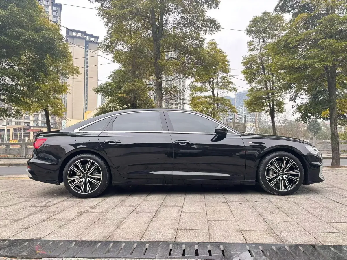 2023 Audi A6L 2.0T 245HP L4 7DCT,autocango,china used car exporter,china ev exporter,chinese used car exporter,chinese used ev exporter