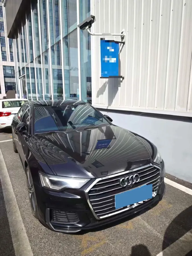 2021 Audi A6L 2.0T 224HP L4 7DCT,autocango,china used car exporter,china ev exporter,chinese used car exporter,chinese used ev exporter