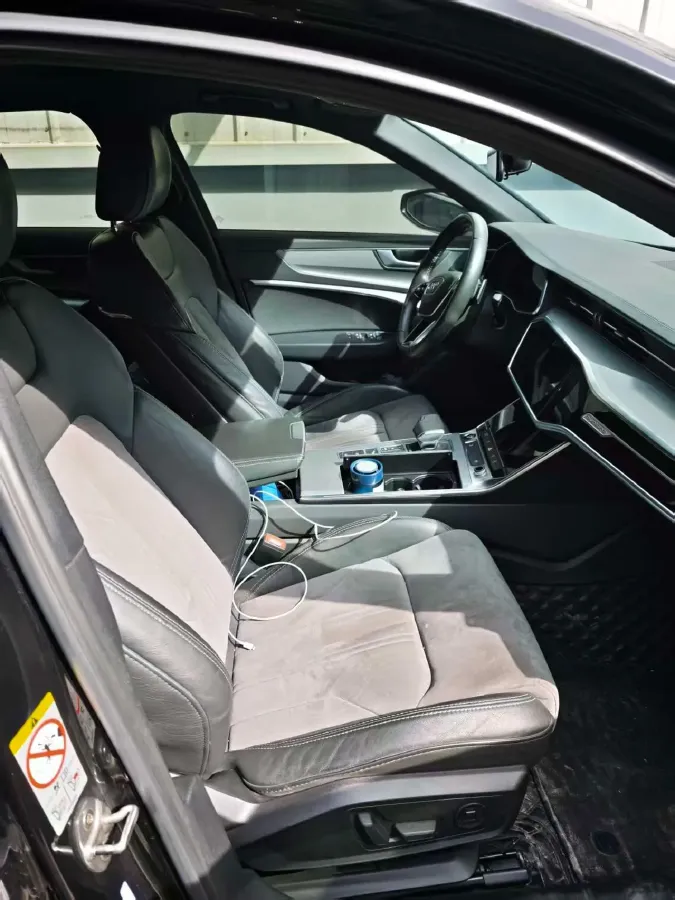 2021 Audi A6L 2.0T 224HP L4 7DCT,autocango,china used car exporter,china ev exporter,chinese used car exporter,chinese used ev exporter