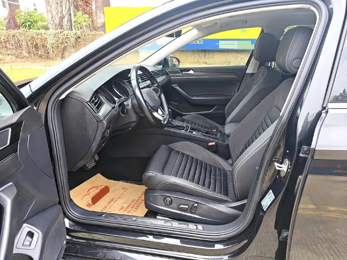 2020 Volkswagen Magotan 2.0T 186HP L4 7DCT,autocango,china used car exporter,china ev exporter,chinese used car exporter,chinese used ev exporter