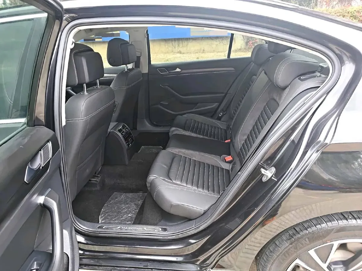 2020 Volkswagen Magotan 2.0T 186HP L4 7DCT,autocango,china used car exporter,china ev exporter,chinese used car exporter,chinese used ev exporter