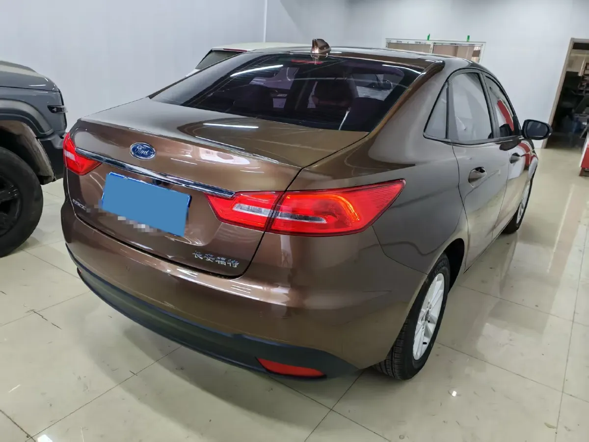 2019 Ford Escort 1.5L 122HP L3 6AT,autocango,china used car exporter,china ev exporter,chinese used car exporter,chinese used ev exporter