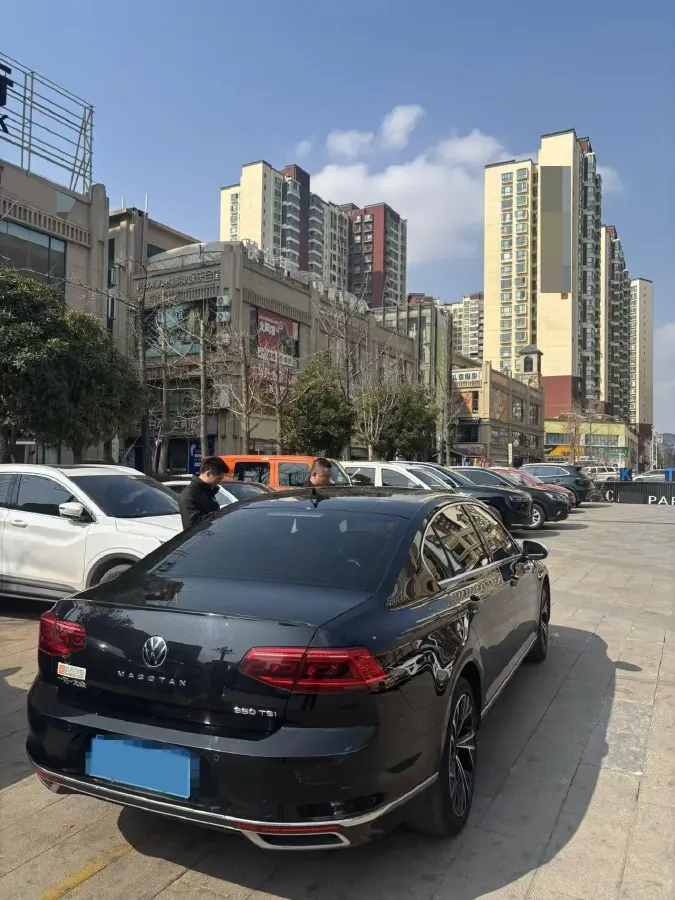 2020 Volkswagen Magotan 2.0T 220HP L4 7DCT,autocango,china used car exporter,china ev exporter,chinese used car exporter,chinese used ev exporter