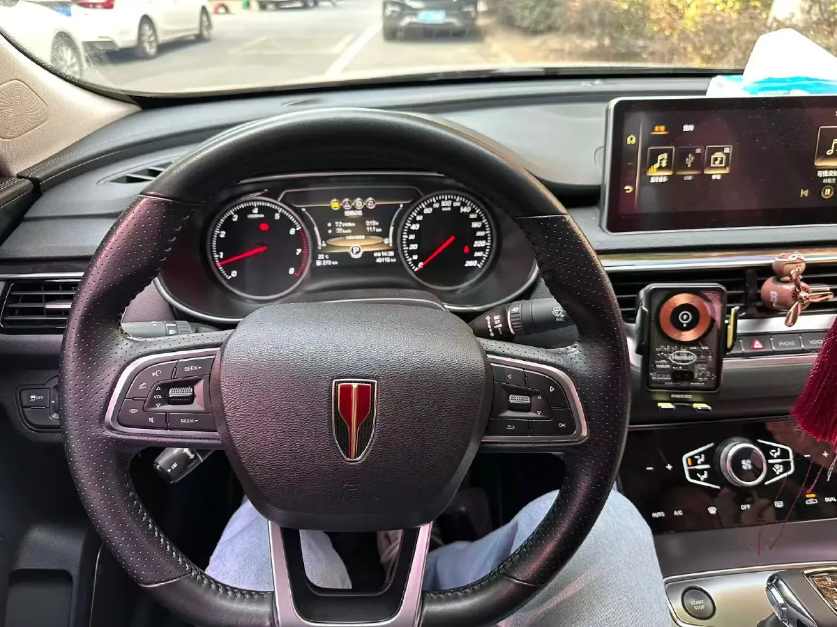 2020 HongQi H5 1.5T 169HP L4 7DCT,autocango,china used car exporter,china ev exporter,chinese used car exporter,chinese used ev exporter