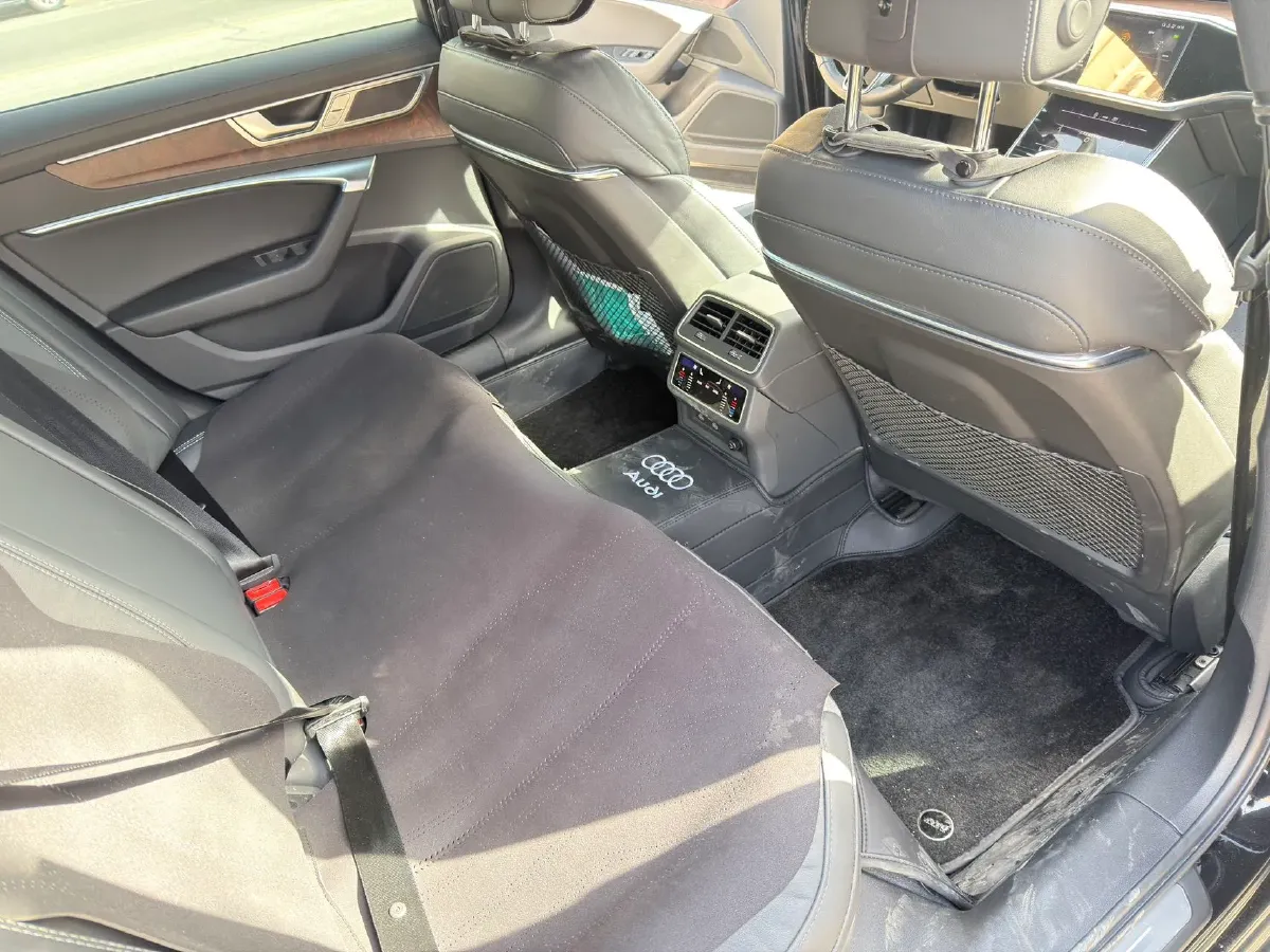 2023 Audi A6L 2.0T 245HP L4 7DCT,autocango,china used car exporter,china ev exporter,chinese used car exporter,chinese used ev exporter