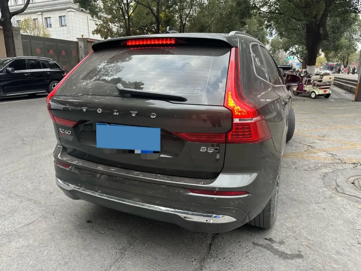 2022 Volvo XC60 2.0T 250HP L4 8AT,autocango,china used car exporter,china ev exporter,chinese used car exporter,chinese used ev exporter