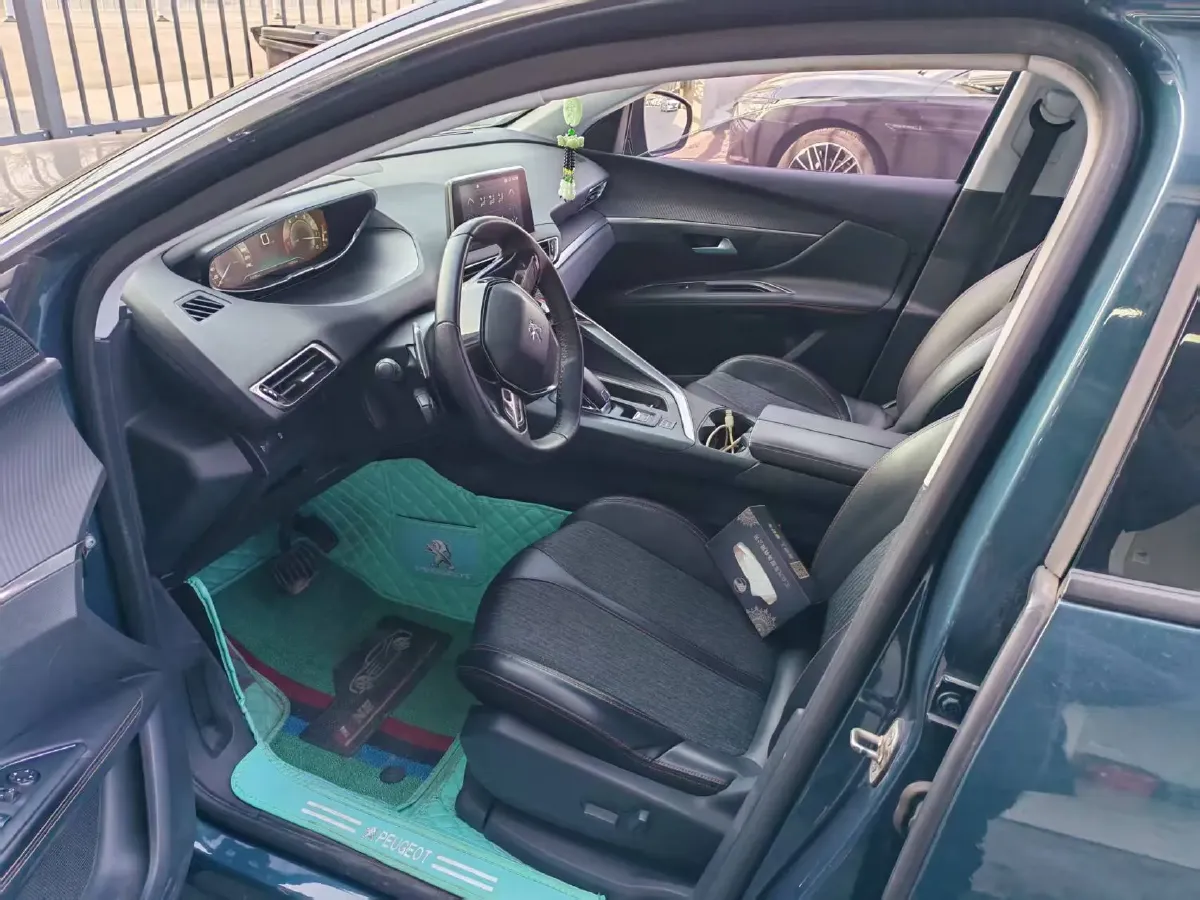 2017 Peugeot 5008 1.6T 167HP L4 6AT,autocango,china used car exporter,china ev exporter,chinese used car exporter,chinese used ev exporter