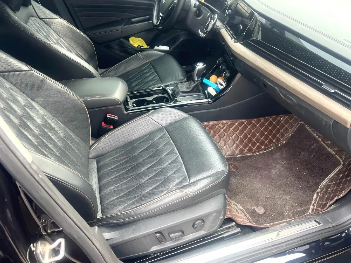 2019 Volvo V40 1.5T 152HP L4 6AT,autocango,china used car exporter,china ev exporter,chinese used car exporter,chinese used ev exporter