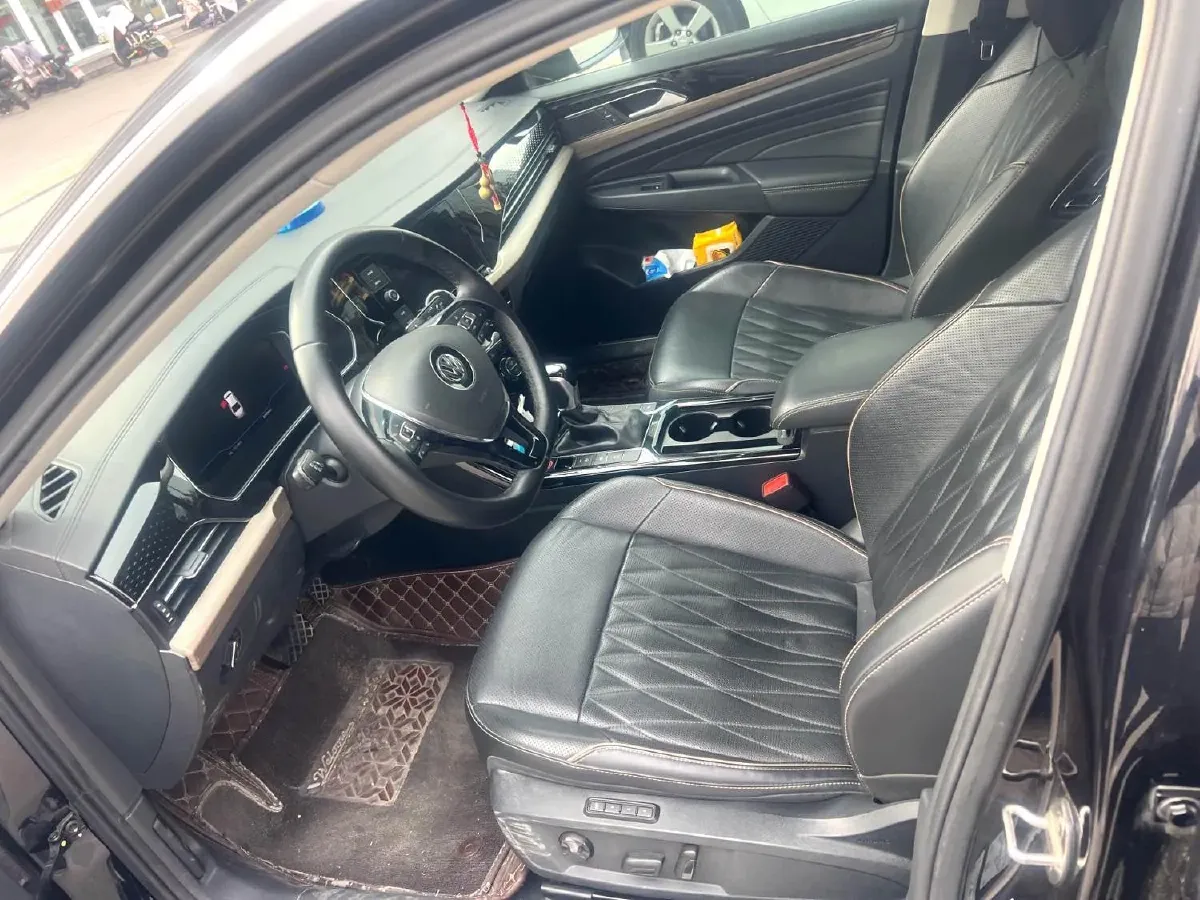 2019 Volvo V40 1.5T 152HP L4 6AT,autocango,china used car exporter,china ev exporter,chinese used car exporter,chinese used ev exporter