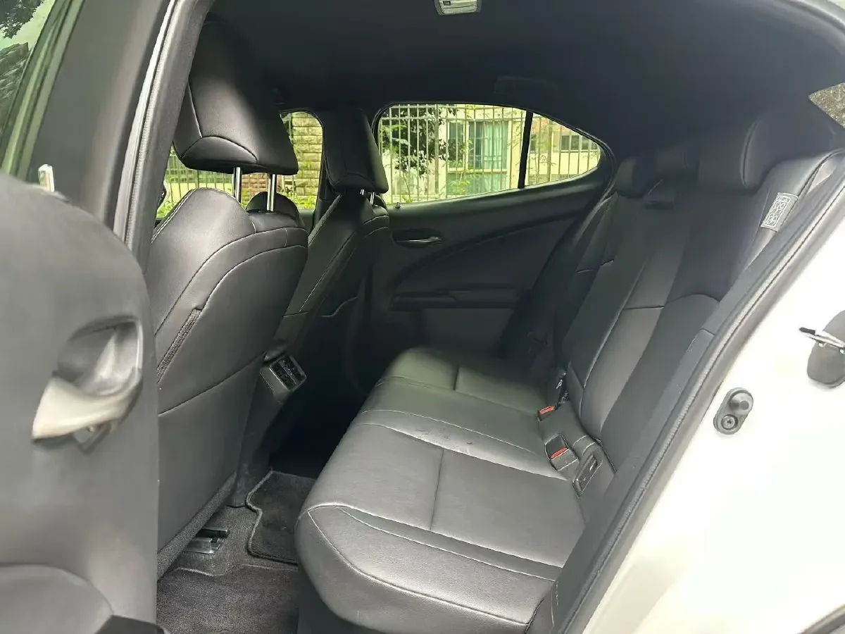 2020 Lexus UX 2.0L 146HP L4 E-CVT Hybrid,autocango,china used car exporter,china ev exporter,chinese used car exporter,chinese used ev exporter