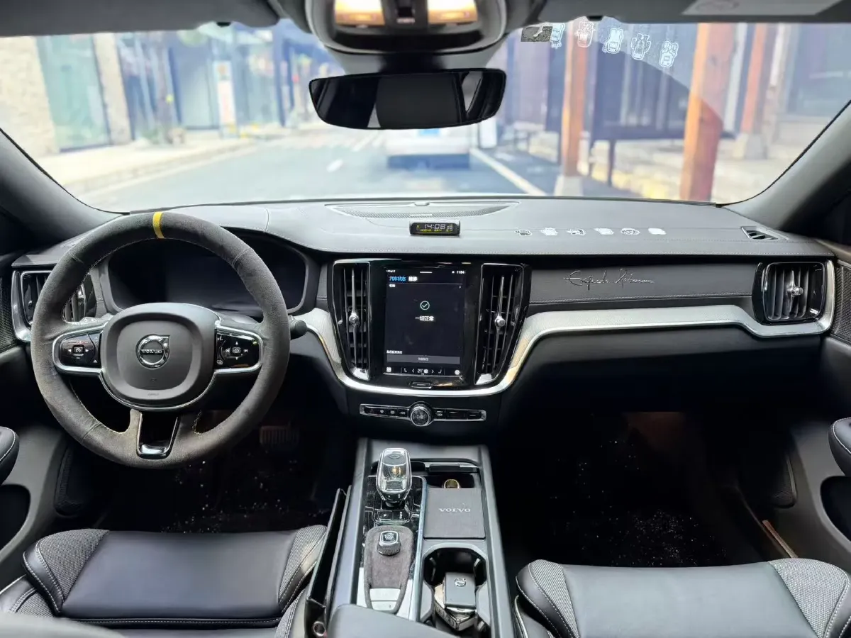 2024 Volvo S60 2.0T 250HP L4 8AT,autocango,china used car exporter,china ev exporter,chinese used car exporter,chinese used ev exporter