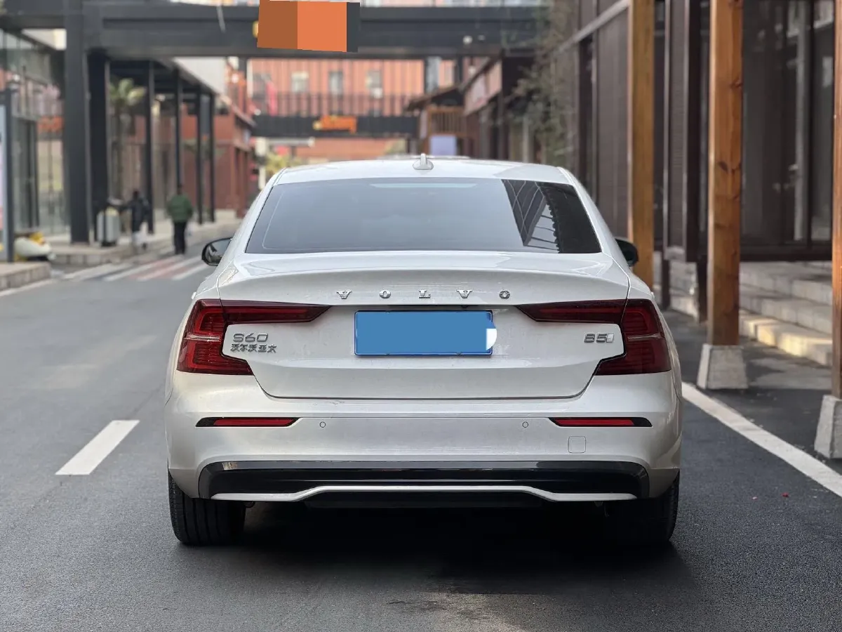 2024 Volvo S60 2.0T 250HP L4 8AT,autocango,china used car exporter,china ev exporter,chinese used car exporter,chinese used ev exporter