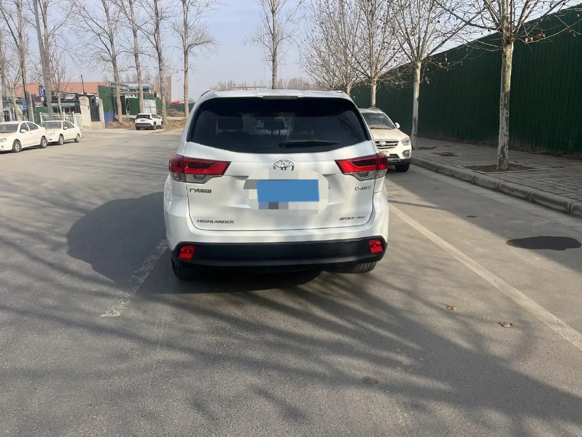 2021 Toyota Highlander 2.0T 220HP L4 6AT,autocango,china used car exporter,china ev exporter,chinese used car exporter,chinese used ev exporter