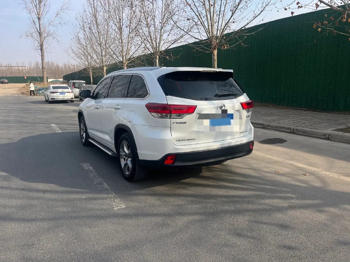 2021 Toyota Highlander 2.0T 220HP L4 6AT,autocango,china used car exporter,china ev exporter,chinese used car exporter,chinese used ev exporter