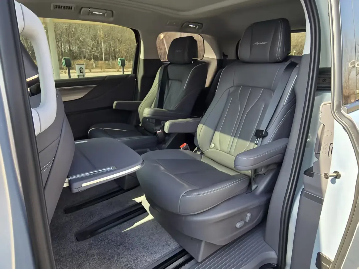 2026 Buick GL8 2.0T 237HP L4 9AT,autocango,china used car exporter,china ev exporter,chinese used car exporter,chinese used ev exporter