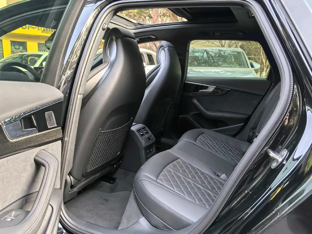 2024 Audi S4 3.0T 354HP V6 8AT,autocango,china used car exporter,china ev exporter,chinese used car exporter,chinese used ev exporter