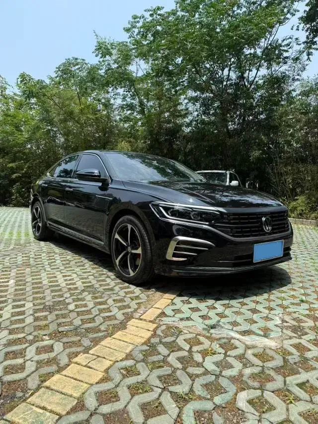 2022 Volkswagen Passat 2.0T 220HP L4 7DCT,autocango,china used car exporter,china ev exporter,chinese used car exporter,chinese used ev exporter