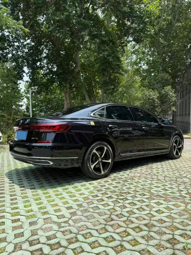 2022 Volkswagen Passat 2.0T 220HP L4 7DCT,autocango,china used car exporter,china ev exporter,chinese used car exporter,chinese used ev exporter