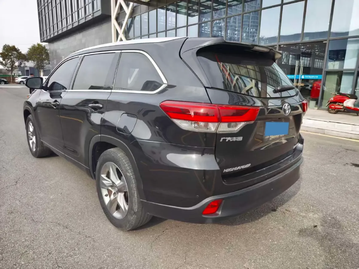 2021 Toyota Highlander 2.0T 220HP L4 6AT,autocango,china used car exporter,china ev exporter,chinese used car exporter,chinese used ev exporter