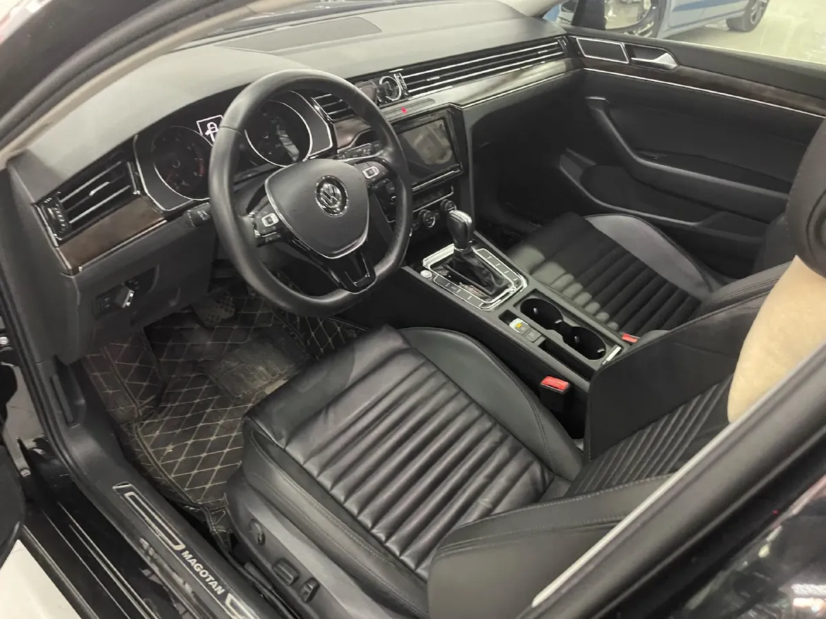 2019 Volkswagen Magotan 2.0T 186HP L4 7DCT,autocango,china used car exporter,china ev exporter,chinese used car exporter,chinese used ev exporter