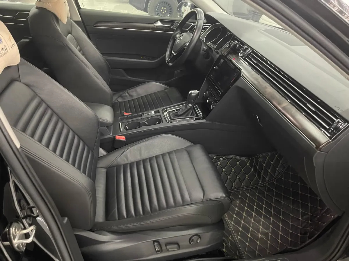 2019 Volkswagen Magotan 2.0T 186HP L4 7DCT,autocango,china used car exporter,china ev exporter,chinese used car exporter,chinese used ev exporter