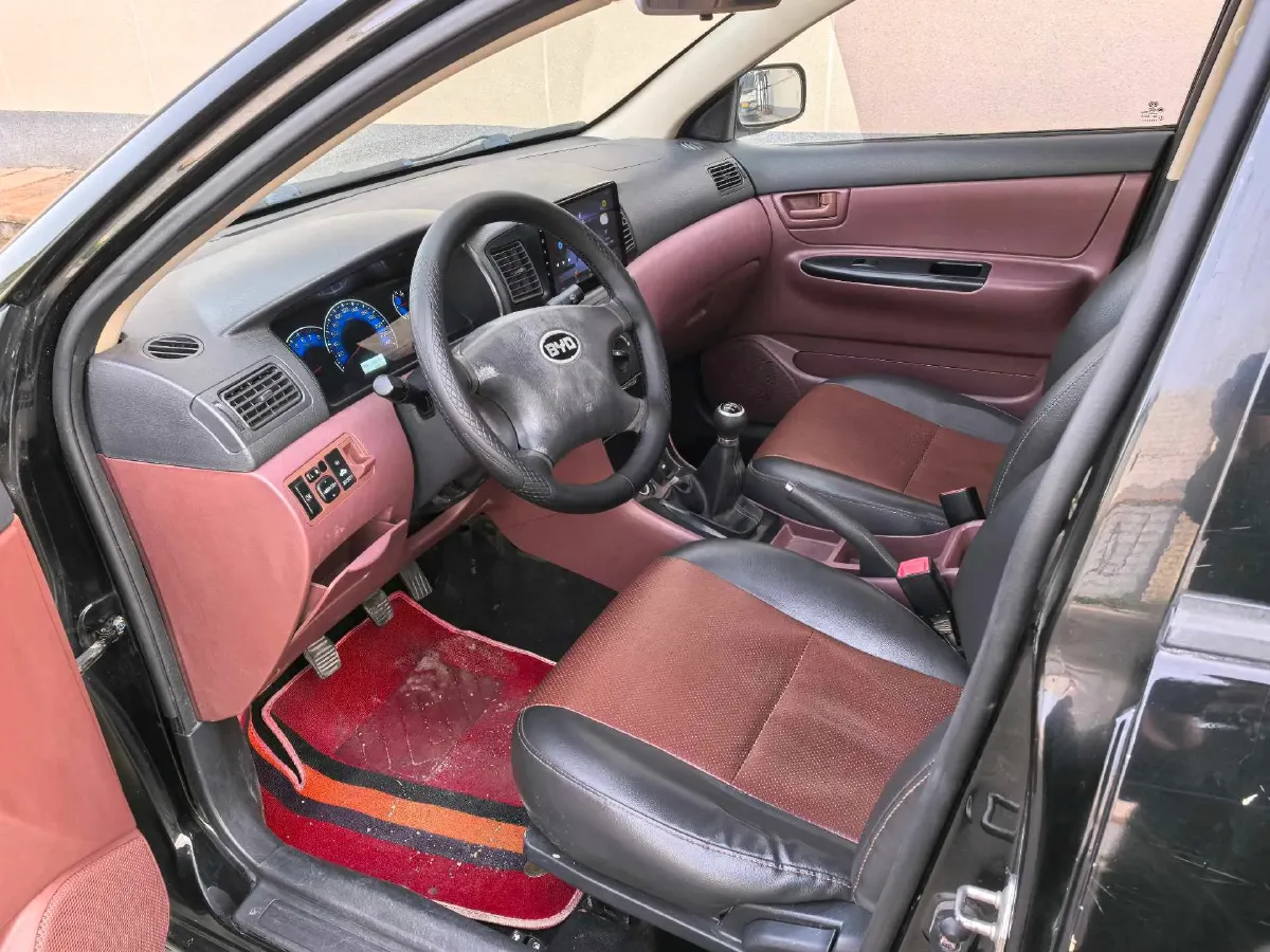 2013 FAW Vita V5 1.5L 102HP L4 5MT,autocango,china used car exporter,china ev exporter,chinese used car exporter,chinese used ev exporter