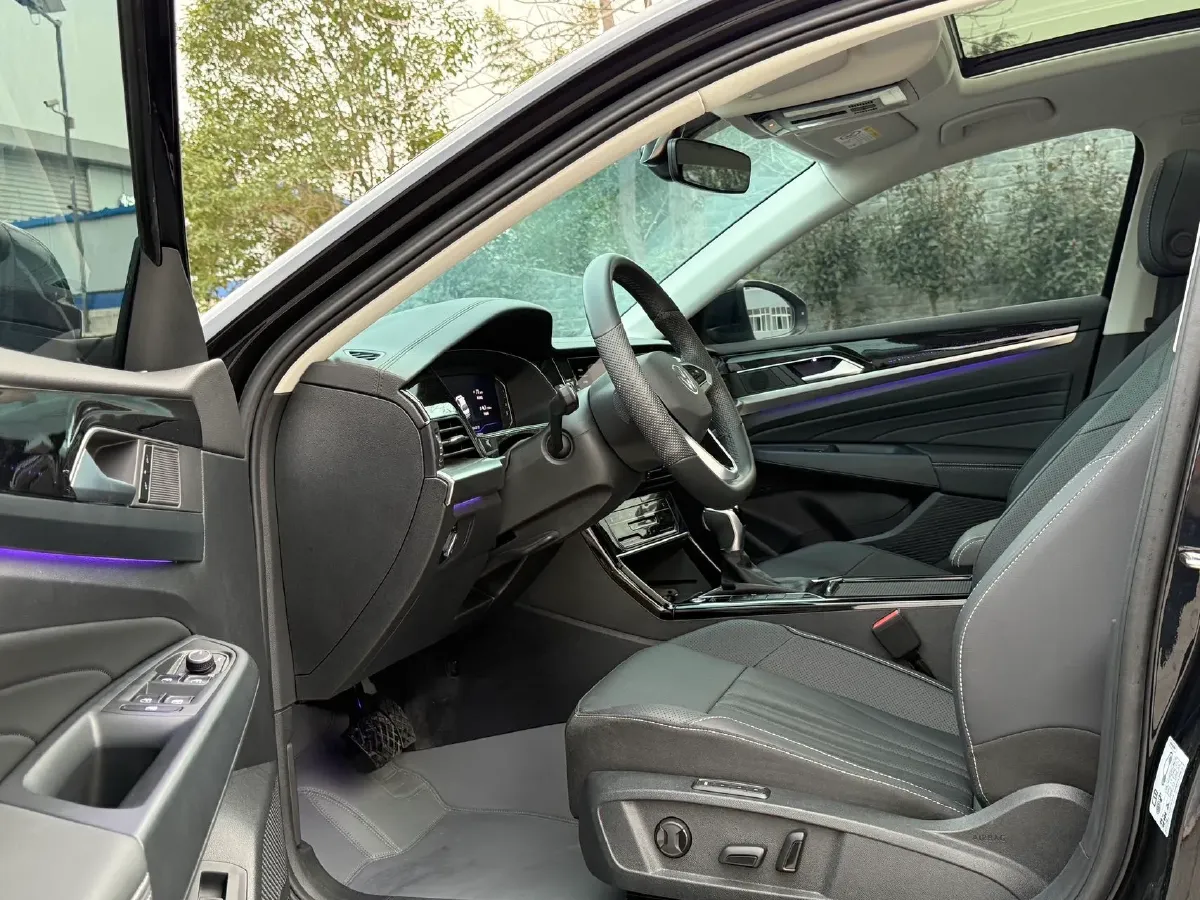 2024 Volkswagen Passat 2.0T 186HP L4 7DCT,autocango,china used car exporter,china ev exporter,chinese used car exporter,chinese used ev exporter