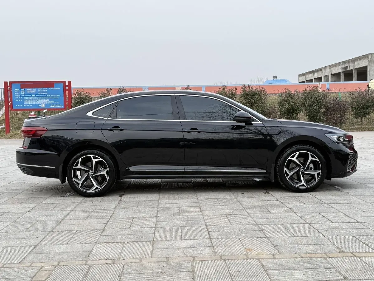 2024 Volkswagen Passat 2.0T 186HP L4 7DCT,autocango,china used car exporter,china ev exporter,chinese used car exporter,chinese used ev exporter