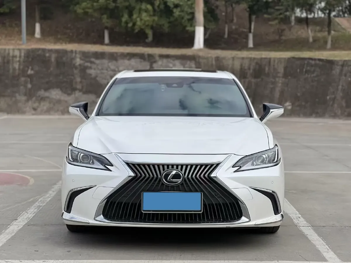 2018 Lexus ES 2.0L 173HP L4 CVT,autocango,china used car exporter,china ev exporter,chinese used car exporter,chinese used ev exporter