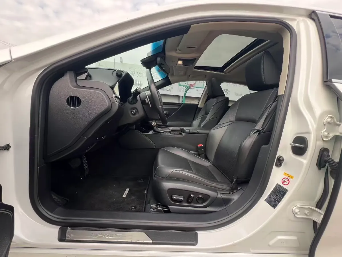 2018 Lexus ES 2.0L 173HP L4 CVT,autocango,china used car exporter,china ev exporter,chinese used car exporter,chinese used ev exporter