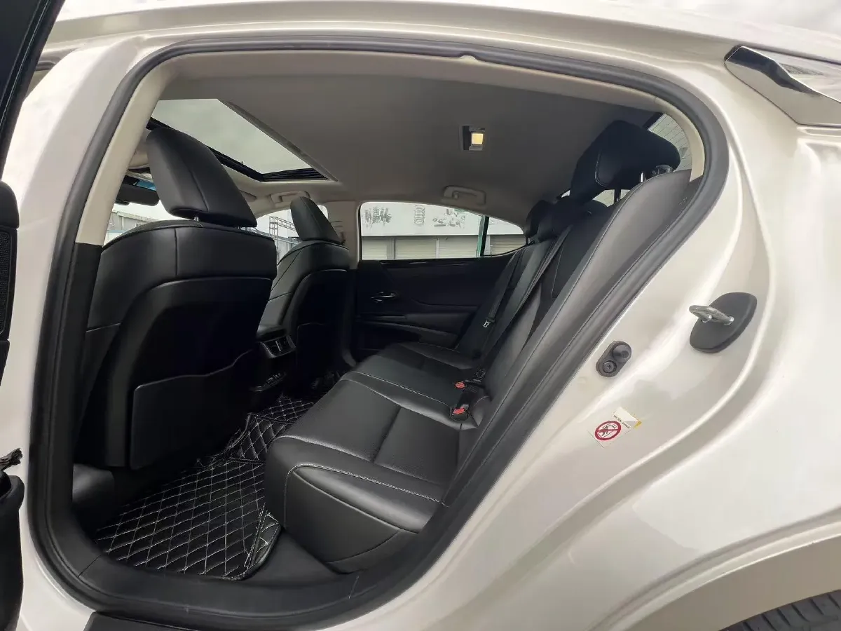 2018 Lexus ES 2.0L 173HP L4 CVT,autocango,china used car exporter,china ev exporter,chinese used car exporter,chinese used ev exporter