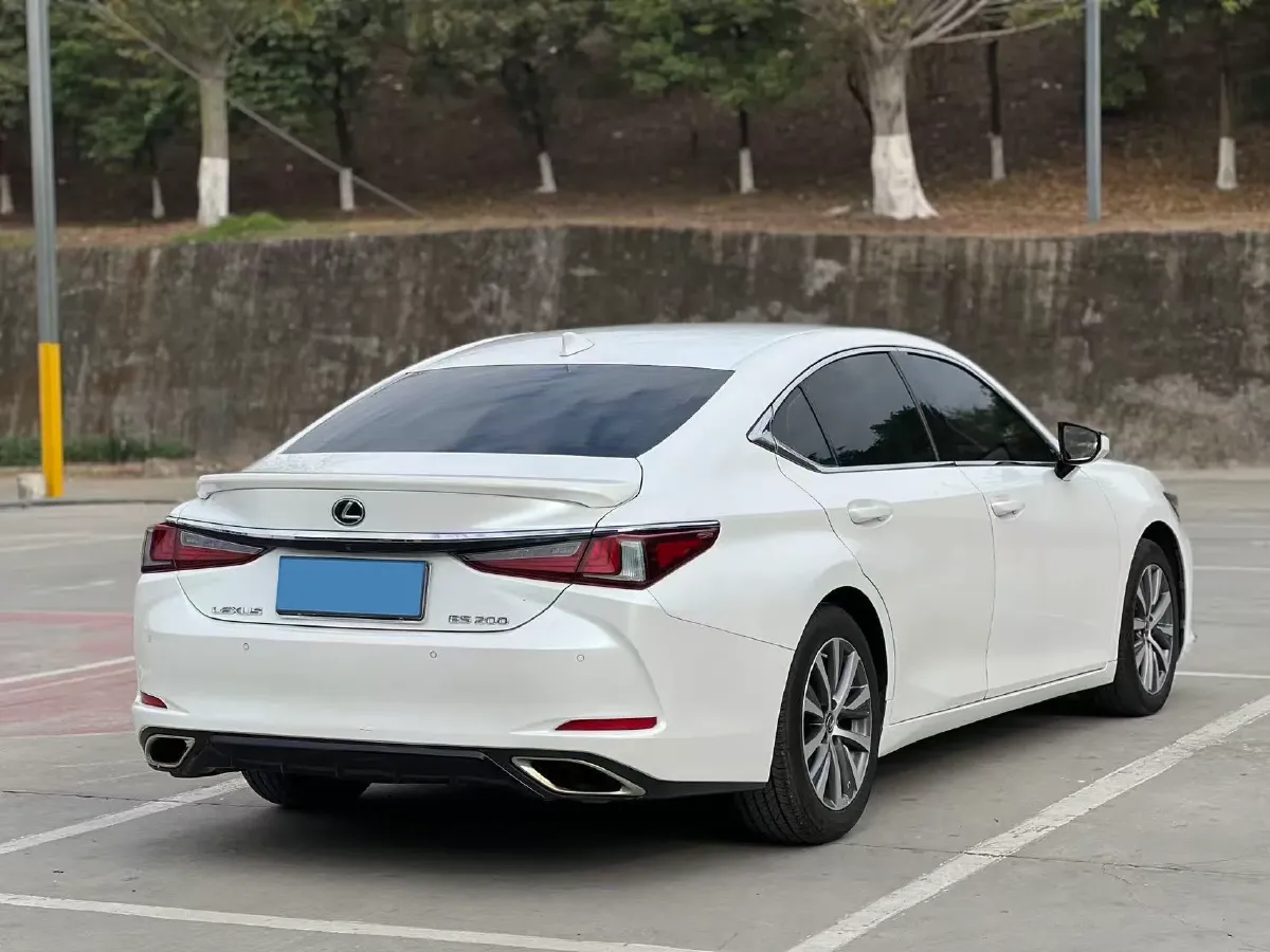 2018 Lexus ES 2.0L 173HP L4 CVT,autocango,china used car exporter,china ev exporter,chinese used car exporter,chinese used ev exporter