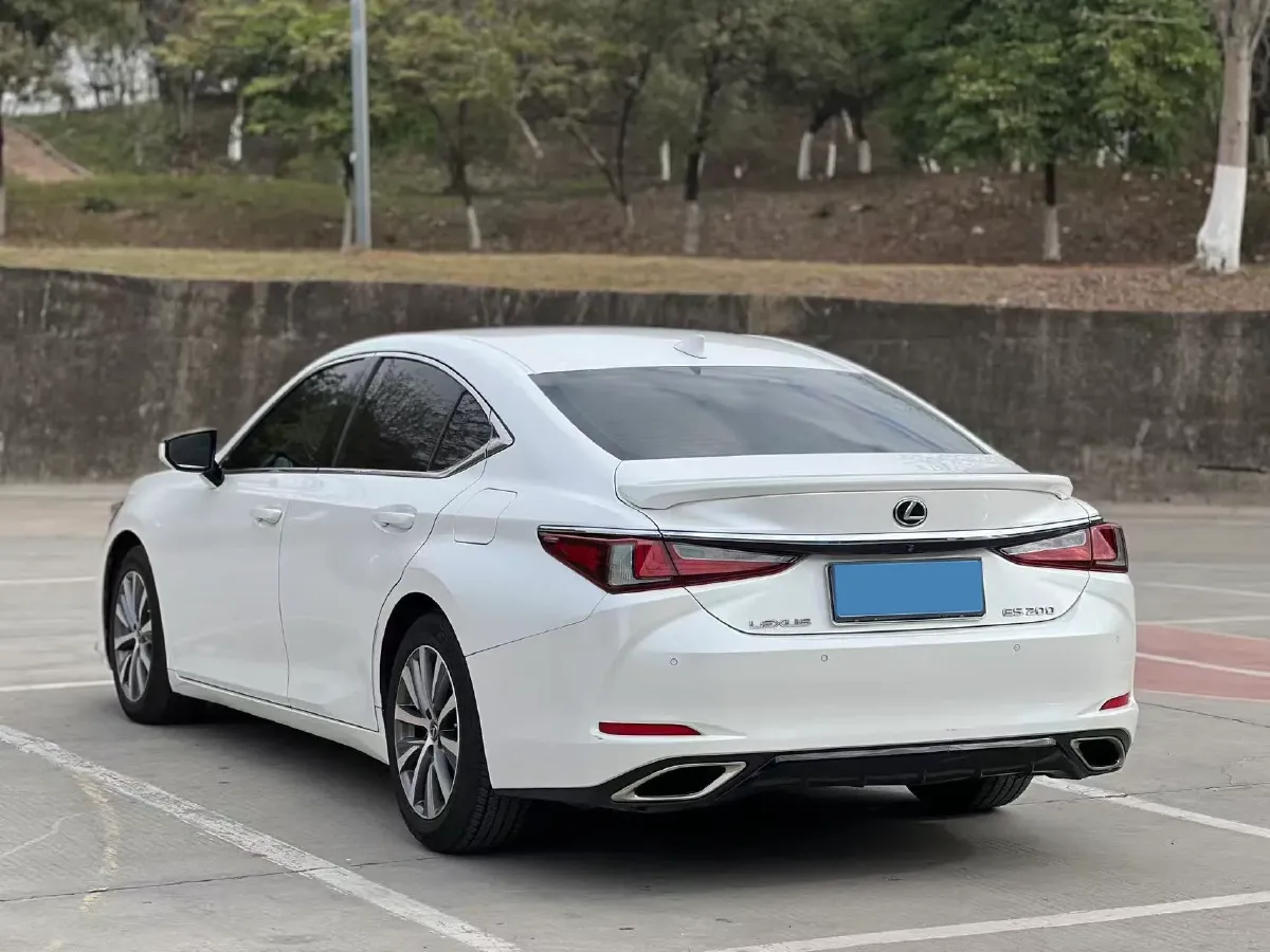 2018 Lexus ES 2.0L 173HP L4 CVT,autocango,china used car exporter,china ev exporter,chinese used car exporter,chinese used ev exporter