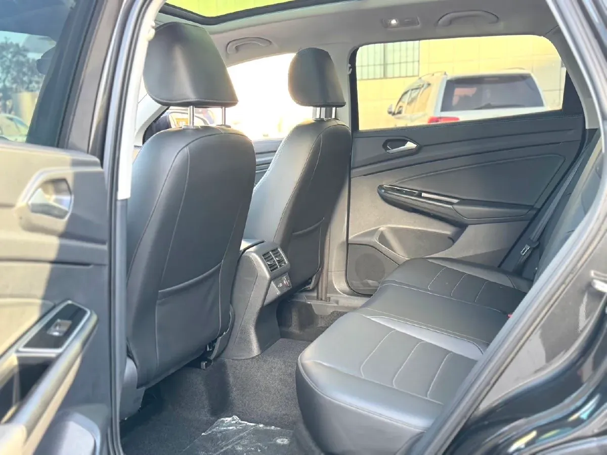 2021 Jetta VS7 1.4T 150HP L4 6AT,autocango,china used car exporter,china ev exporter,chinese used car exporter,chinese used ev exporter