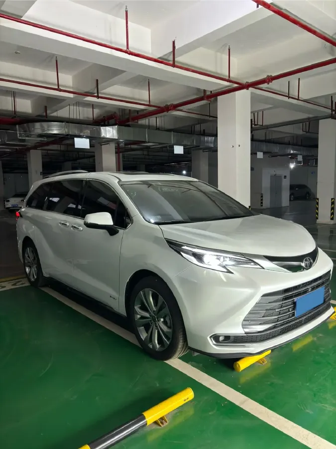 2024 Toyota Sienna 2.5L 189HP L4 E-CVT Hybrid,autocango,china used car exporter,china ev exporter,chinese used car exporter,chinese used ev exporter