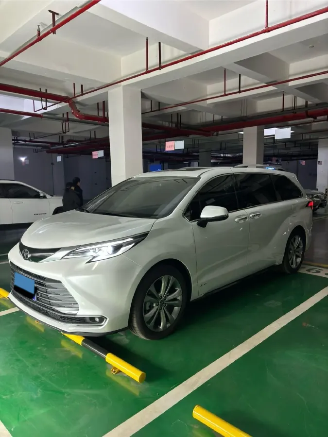 2024 Toyota Sienna 2.5L 189HP L4 E-CVT Hybrid,autocango,china used car exporter,china ev exporter,chinese used car exporter,chinese used ev exporter