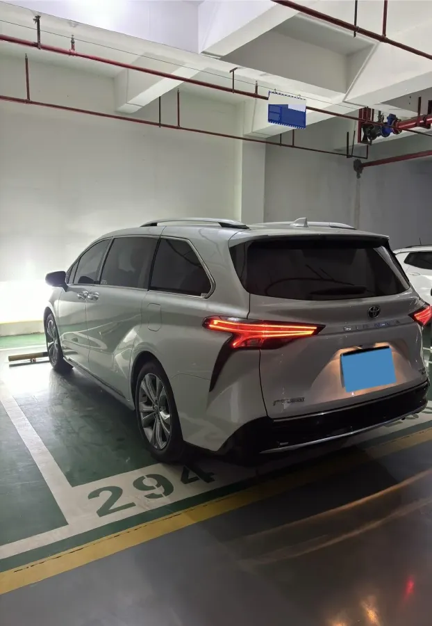 2024 Toyota Sienna 2.5L 189HP L4 E-CVT Hybrid,autocango,china used car exporter,china ev exporter,chinese used car exporter,chinese used ev exporter