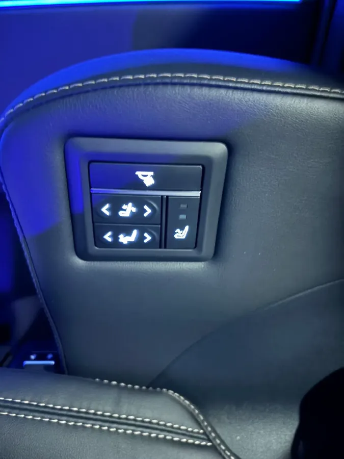 2024 Toyota Sienna 2.5L 189HP L4 E-CVT Hybrid,autocango,china used car exporter,china ev exporter,chinese used car exporter,chinese used ev exporter