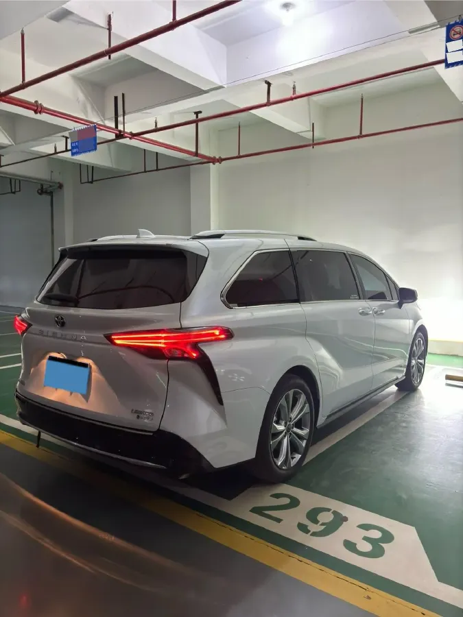 2024 Toyota Sienna 2.5L 189HP L4 E-CVT Hybrid,autocango,china used car exporter,china ev exporter,chinese used car exporter,chinese used ev exporter