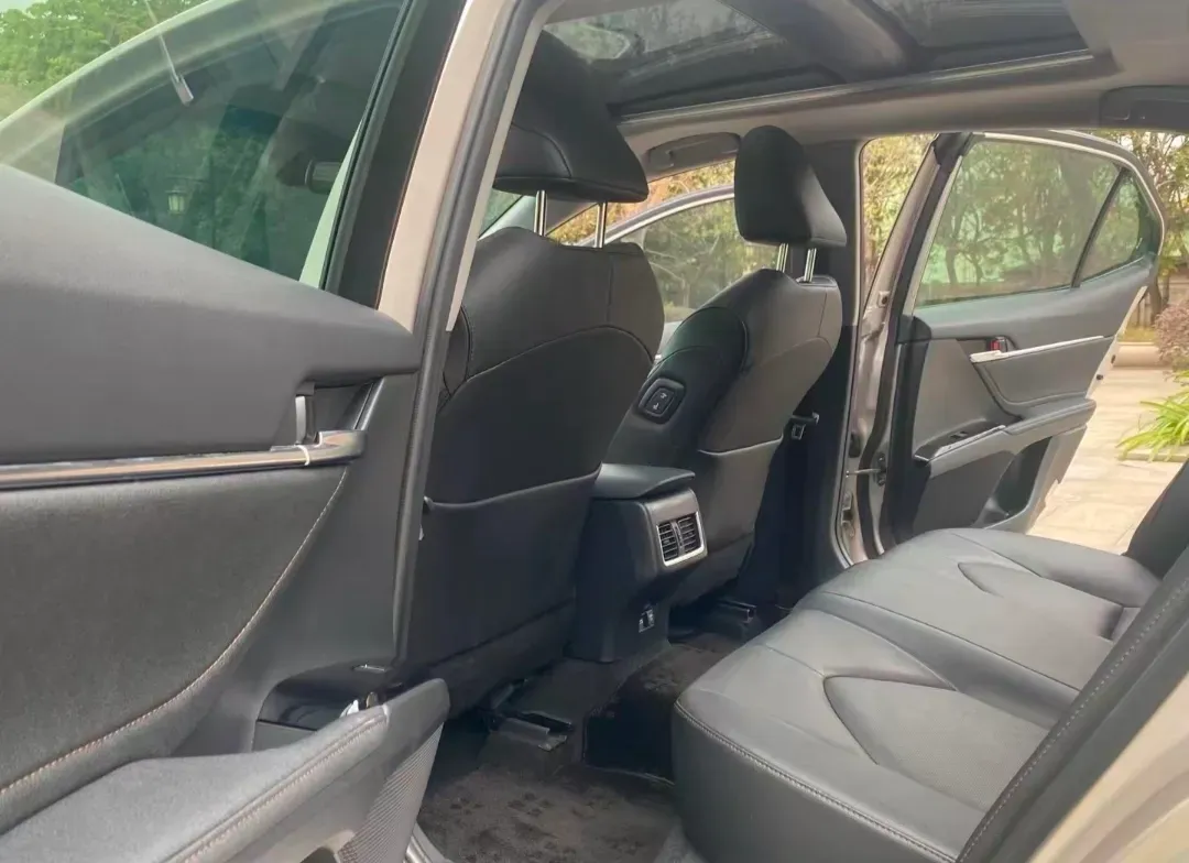 2021 Toyota Camry 2.5L 209HP L4 8AT,autocango,china used car exporter,china ev exporter,chinese used car exporter,chinese used ev exporter