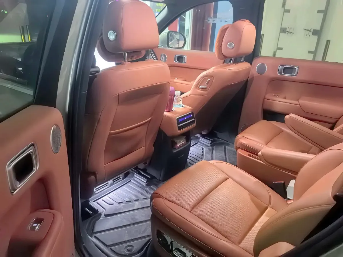 2023 Li L8 Range Extended 154HP REEV 40.9KWH,autocango,china used car exporter,china ev exporter,chinese used car exporter,chinese used ev exporter