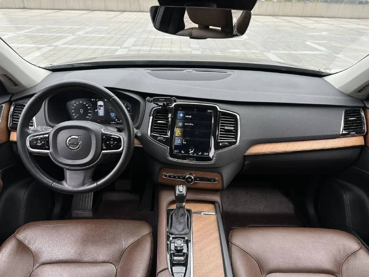 2020 Volvo XC90 2.0T 310HP L4 8AT,autocango,china used car exporter,china ev exporter,chinese used car exporter,chinese used ev exporter