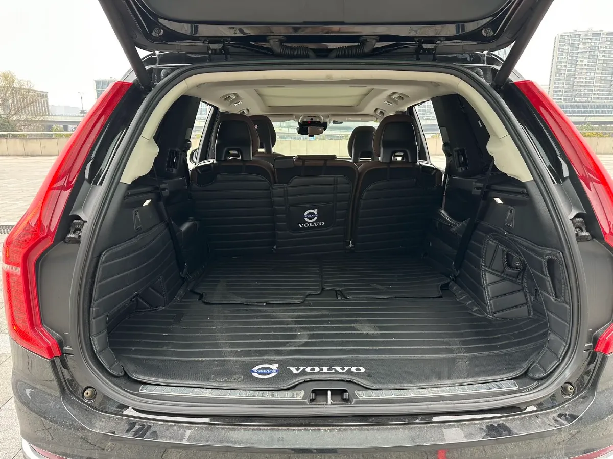 2020 Volvo XC90 2.0T 310HP L4 8AT,autocango,china used car exporter,china ev exporter,chinese used car exporter,chinese used ev exporter