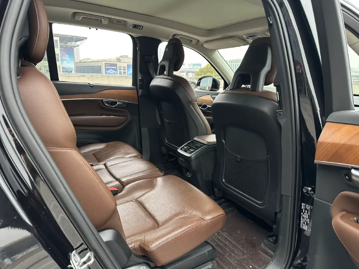 2020 Volvo XC90 2.0T 310HP L4 8AT,autocango,china used car exporter,china ev exporter,chinese used car exporter,chinese used ev exporter