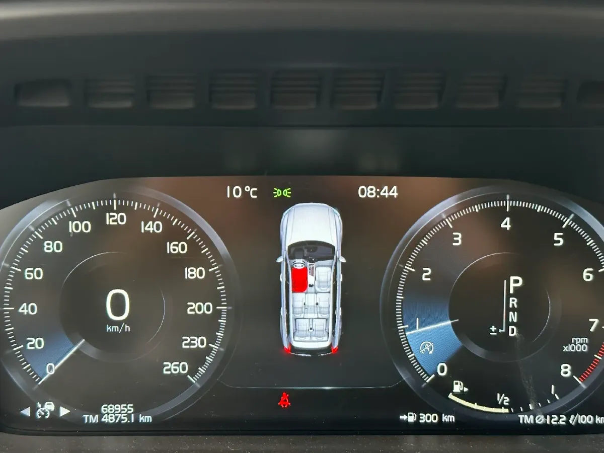 2020 Volvo XC90 2.0T 310HP L4 8AT,autocango,china used car exporter,china ev exporter,chinese used car exporter,chinese used ev exporter