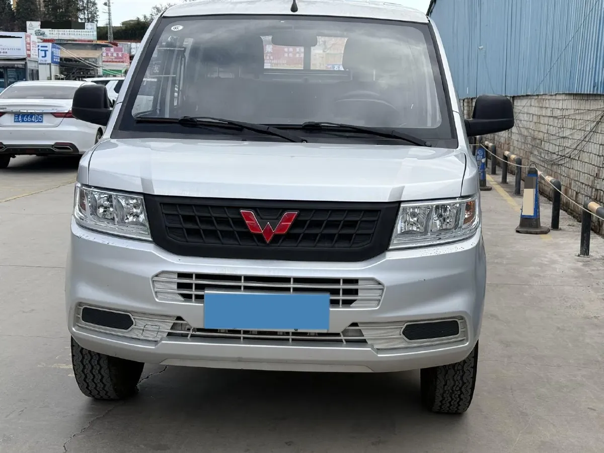 2021 WuLing RongGuang New Truck 1.8L 125HP L4 5MT,autocango,china used car exporter,china ev exporter,chinese used car exporter,chinese used ev exporter